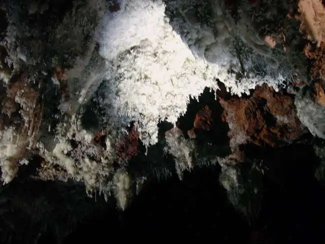 Descubiertos 1.500 metros de cueva virgen en El Soplao