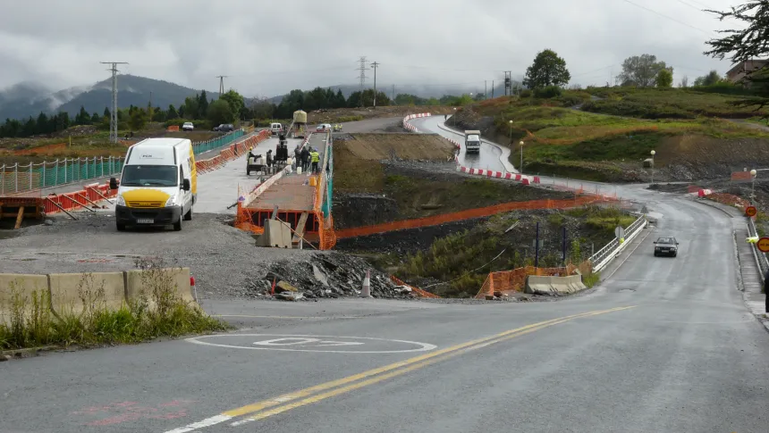 Visitando las obras de una nueva carretera