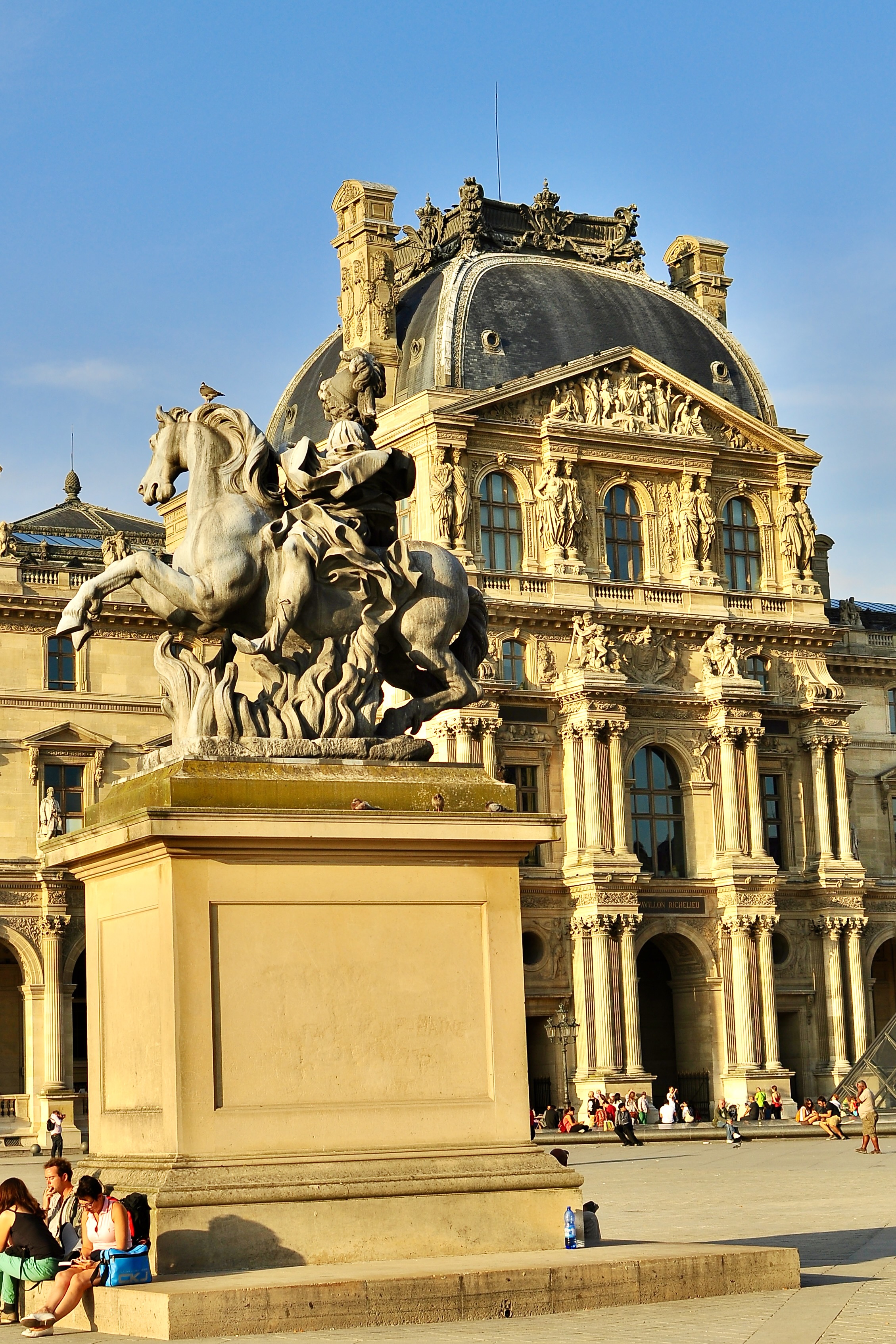 Portrait Image 11 of 12 from Paris 2012. Alberto Roura